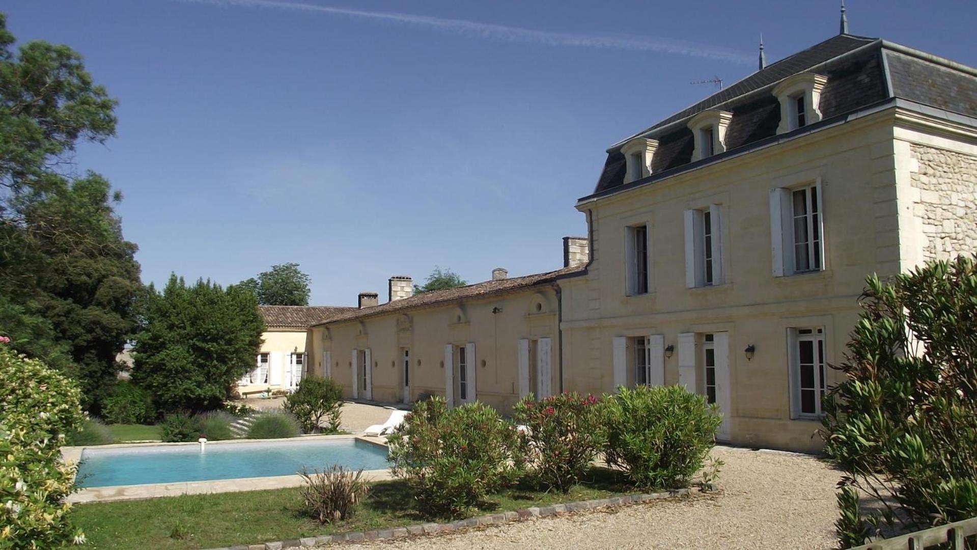 Chateau Richelieu Fronsac  Exterior photo